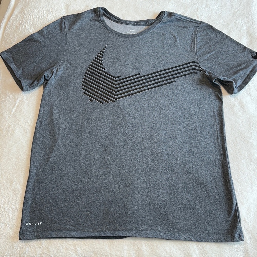 Nike The Nike Tee grey black logo size large